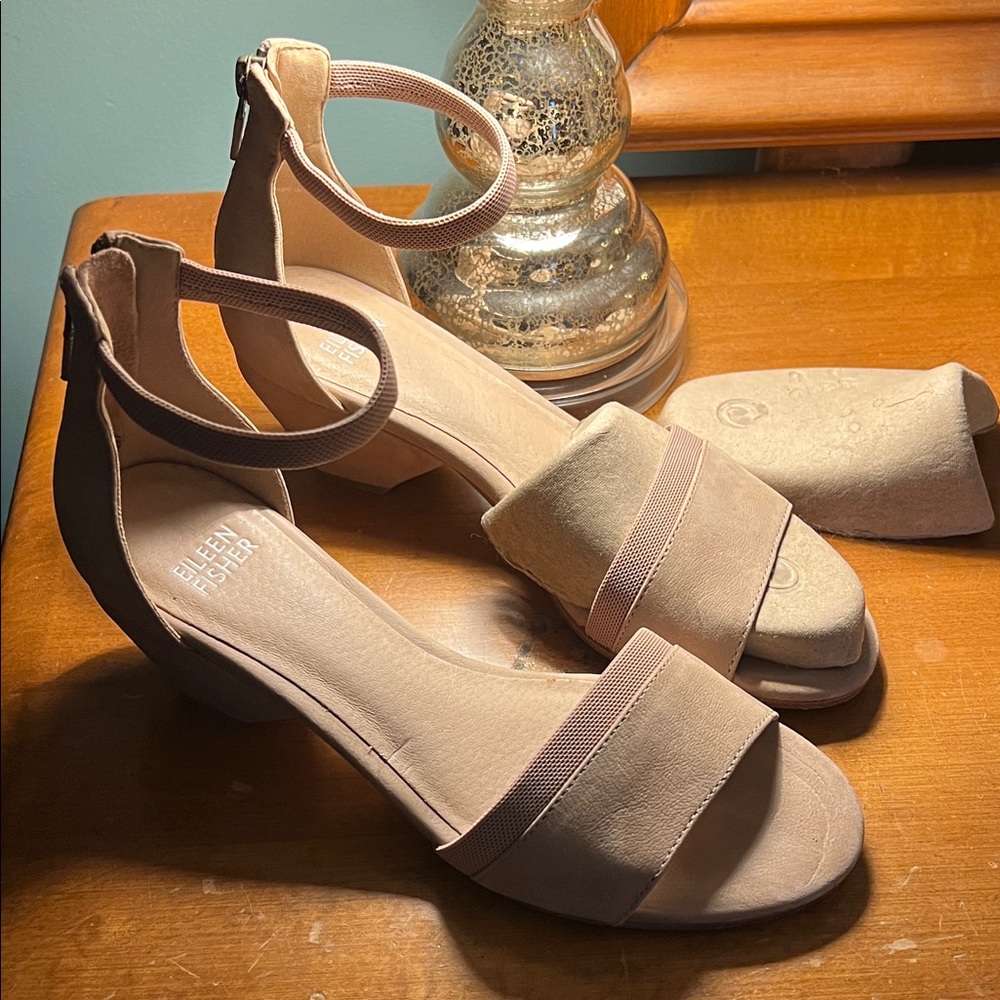 Eileen Fisher Women's Beige Heeled Sandals